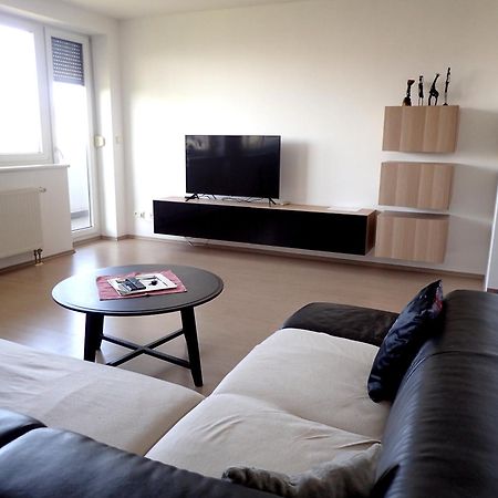 Marguerite Apartment - Parking Including Братислава Екстер'єр фото