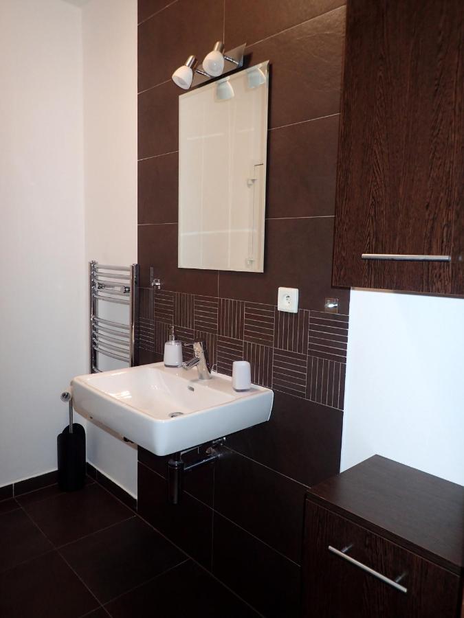 Marguerite Apartment - Parking Including Братислава Екстер'єр фото