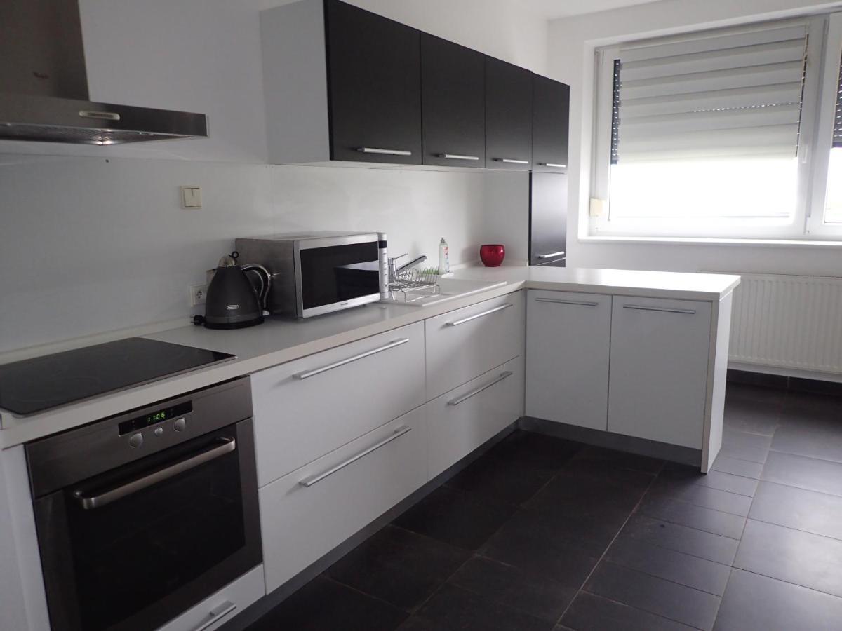 Marguerite Apartment - Parking Including Братислава Екстер'єр фото
