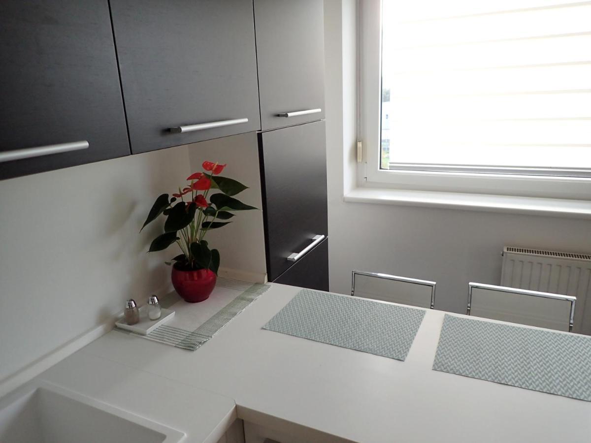 Marguerite Apartment - Parking Including Братислава Екстер'єр фото