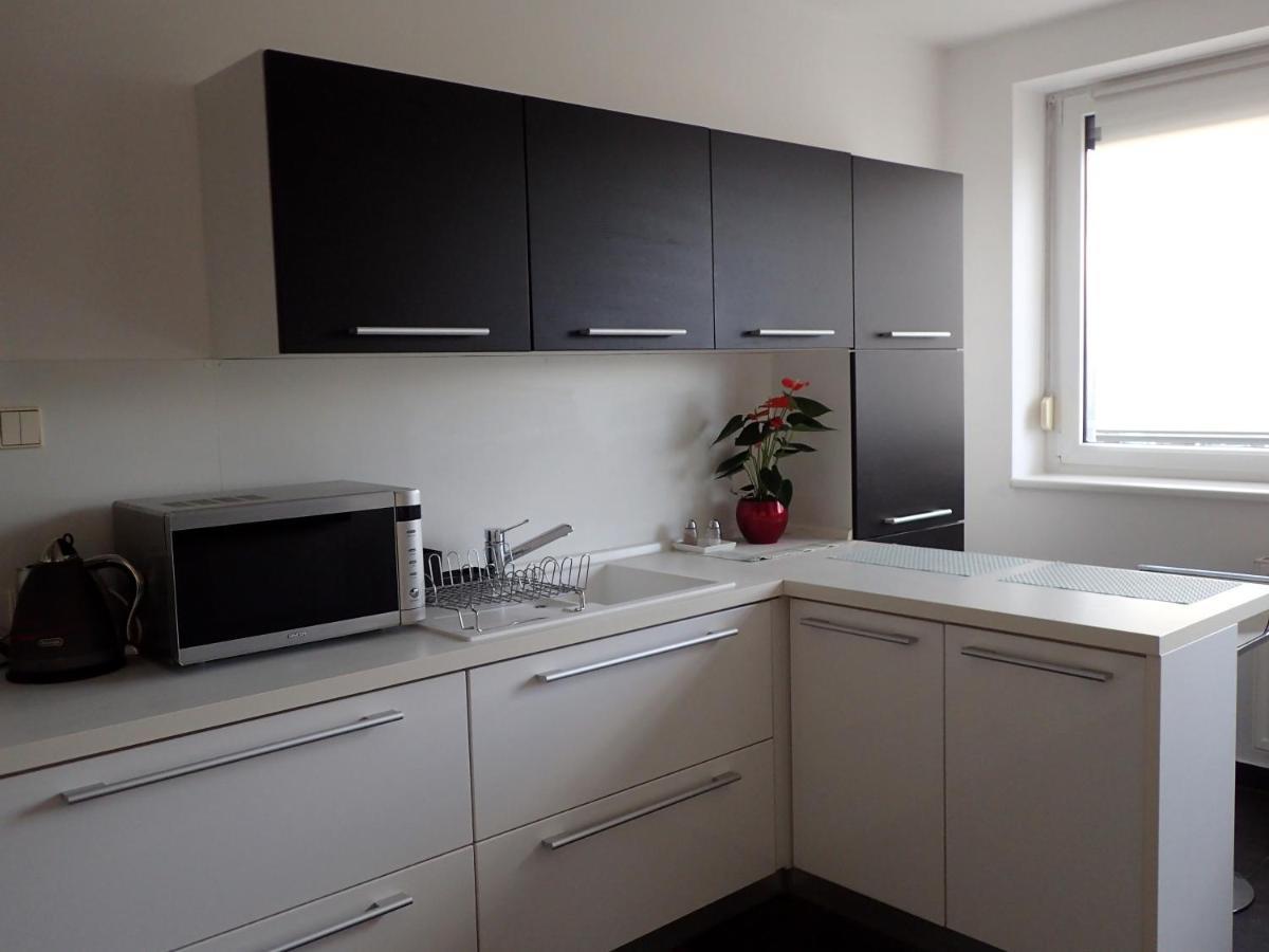 Marguerite Apartment - Parking Including Братислава Екстер'єр фото